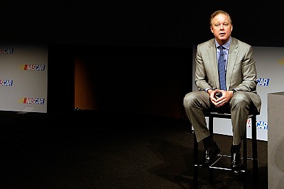 Brian France dice que NASCAR está en tiempo para anunciar su patrocinador