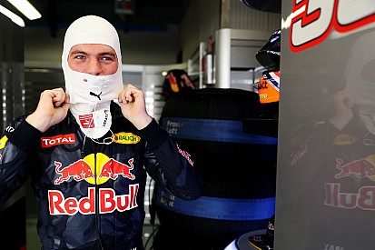 Verstappen é mais veloz em TL1 movimentado em Cingapura