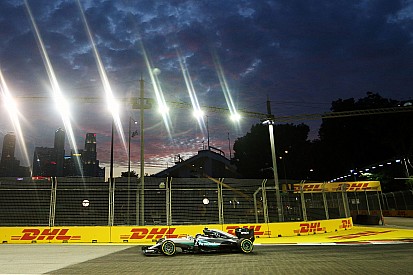 GP Singapura: Rosberg teratas, Hamilton alami masalah di FP2