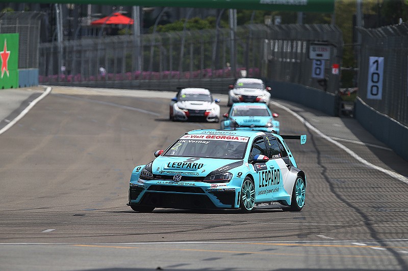 TCR Singapore: Vernay wint, titelstrijd uitermate spannend