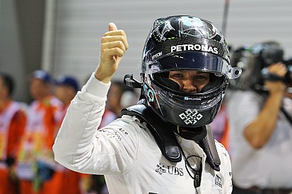 GP Singapura: Rosberg raih pole, Vettel bermasalah di kualifikasi