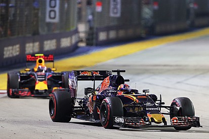 Verstappen nega pedido de ordem de equipe em luta com Kvyat