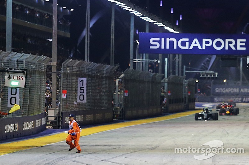 FIA、”マーシャル、ニアミス事件”は大変危険だとして調査を開始