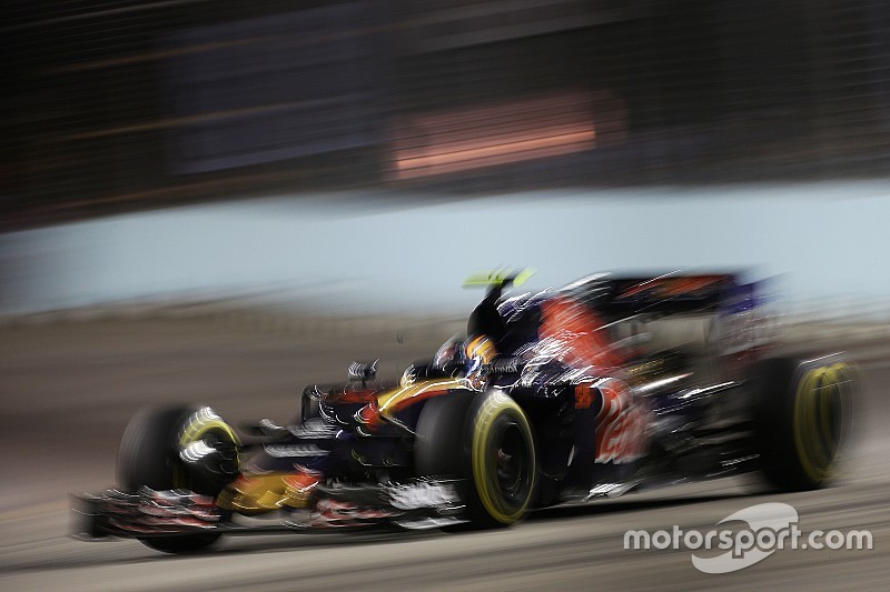 Carlos Sainz Jr., Scuderia Toro Rosso STR11