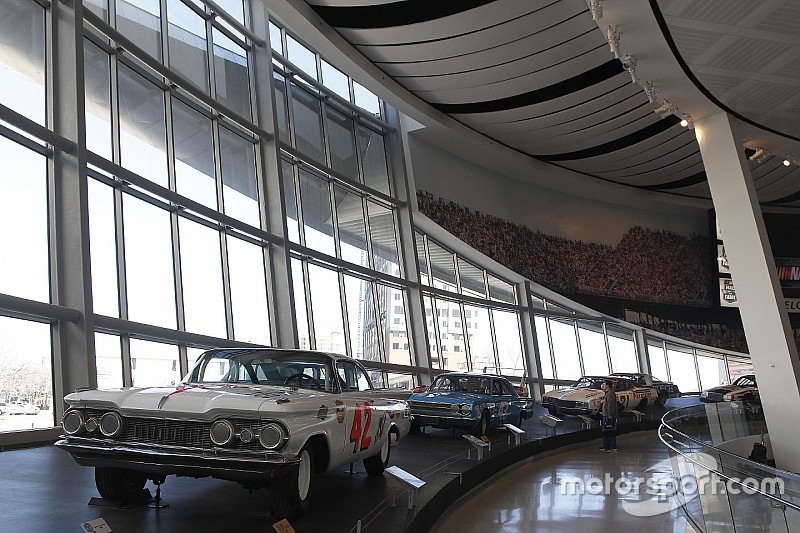 Museu da NASCAR é danificado durante protestos em Charlotte