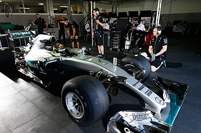 Pneus 2017 - Pirelli engrange les tours en essais avec Mercedes