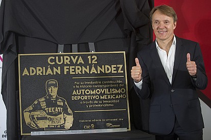 Un virage Adrián Fernández sur le circuit de Mexico City