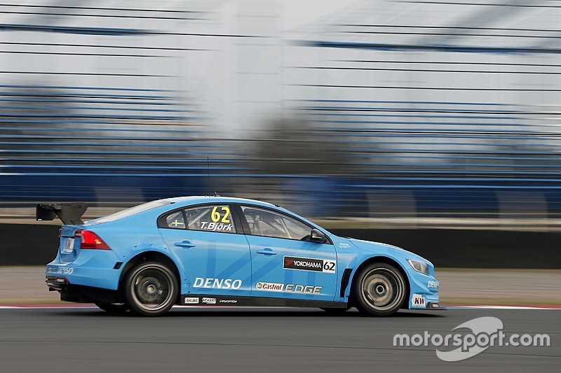 Бьорк принёс Volvo историческую победу в WTCC