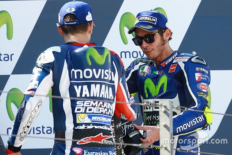 Rossi dice que se juega “el honor” en la disputa por el subcampeonato