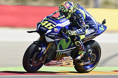 Rossi telah berpikir untuk bertahan di MotoGP