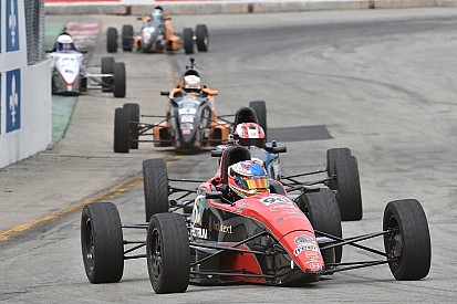 Trenton Estep balaie le championnat de Formule 1600