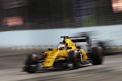 Após ponto em Cingapura, Renault confia em evolução