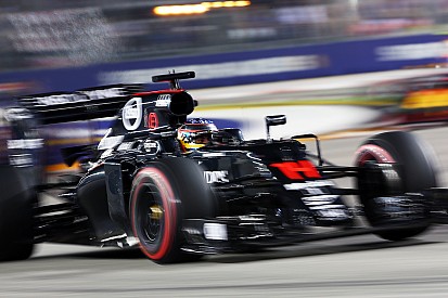 Gunakan mesin terbaru, Alonso akan start dari posisi paling belakang
