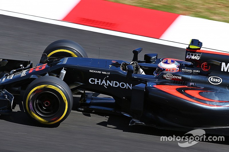 Button avalia novo asfalto de Sepang: "muito estranho"