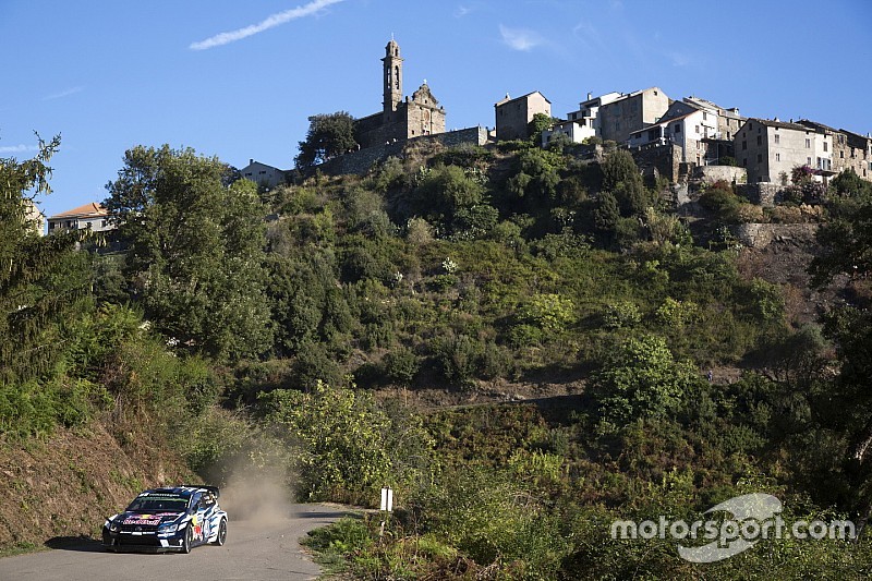 Ogier completa un viernes dominante en el Rally de Francia