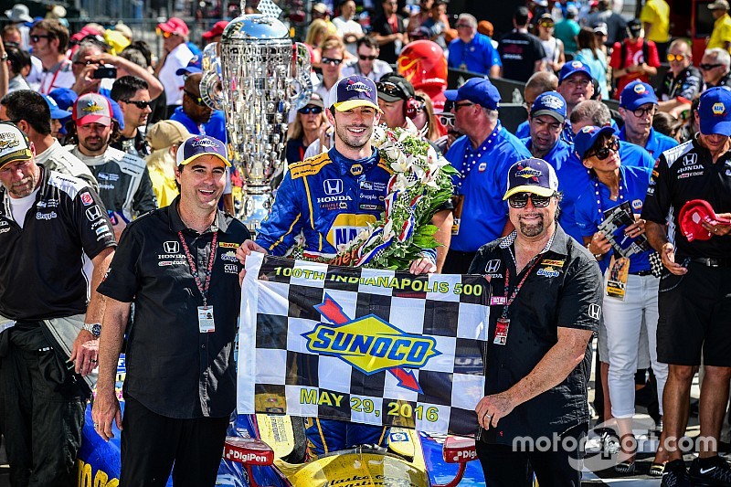 Michael Andretti extiende su acuerdo con Bryan Herta