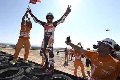 Márquez: “Es bueno para mí que Rossi y Lorenzo se peleen entre ellos”