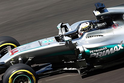 Hamilton destrói concorrência e lidera TL3 em Sepang