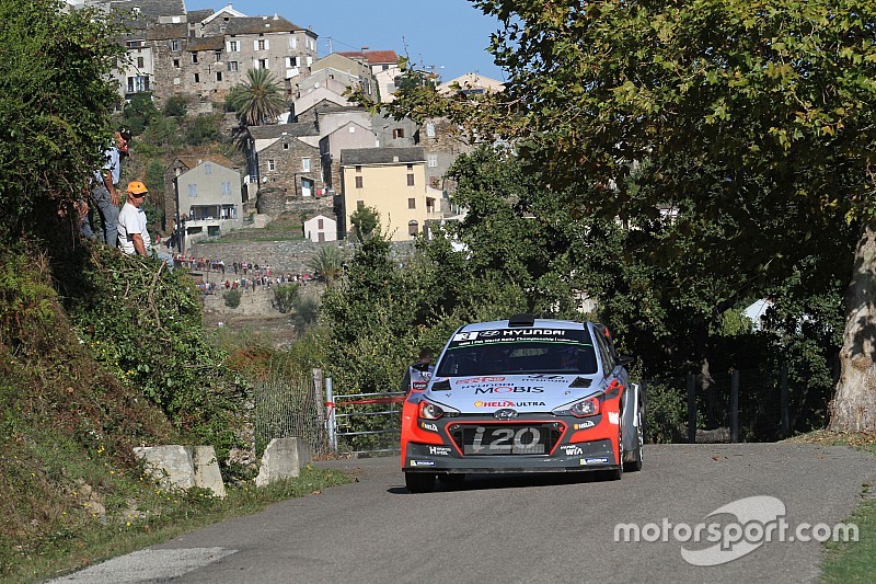 ES7 - Neuville consolide sa deuxième place