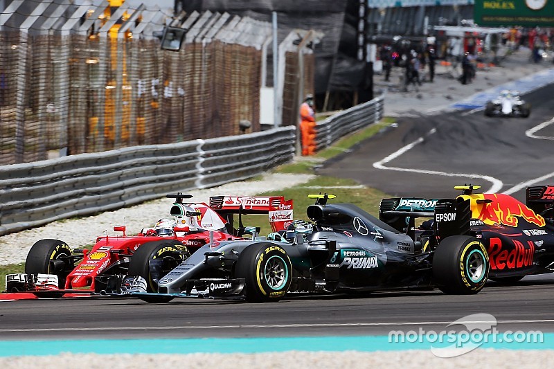 Rosberg sobre Vettel: "Un tetracampeón fuera de control me golpeó"