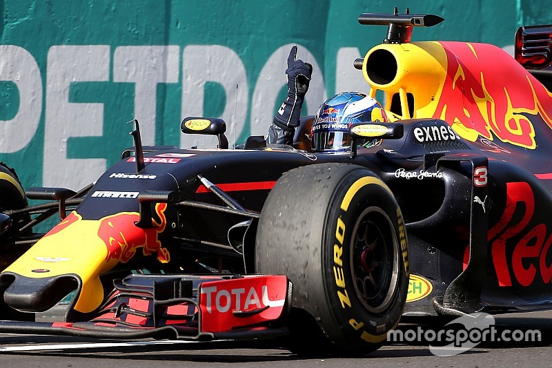 Le vainqueur Daniel Ricciardo, Red Bull Racing