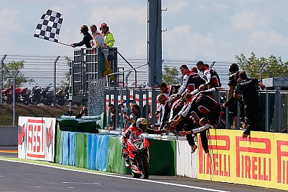 Superbike-WM Magny Cours: In der Ruhe liegt die Kraft - Chaz Davies holt Doppel