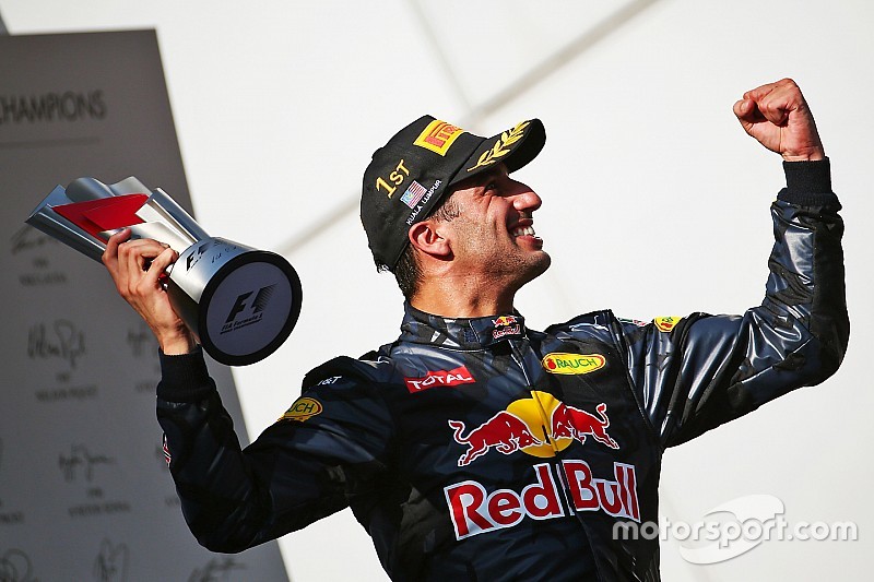 Retroscena: linguaggio cifrato di Ricciardo quando ha chiesto di bere