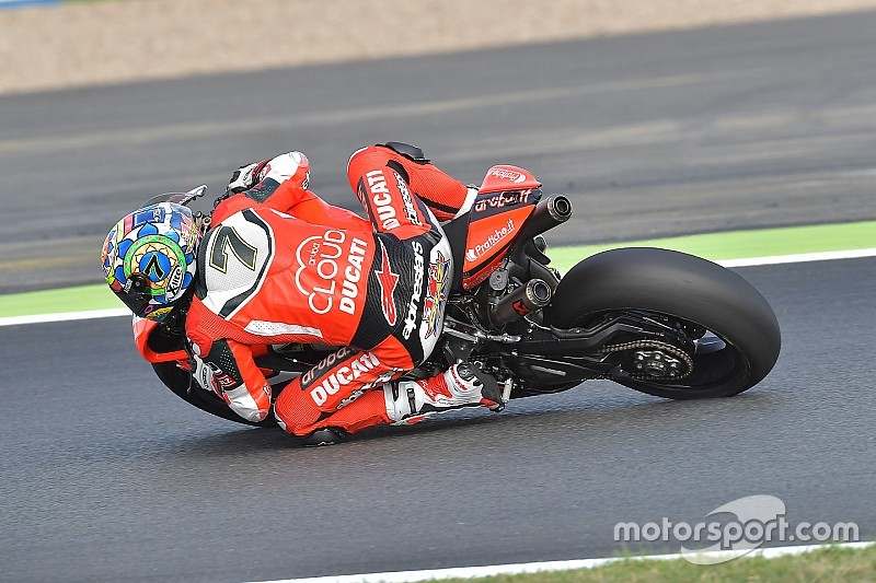 Chaz Davies le roba la cartera a las Kawasaki oficiales en Francia