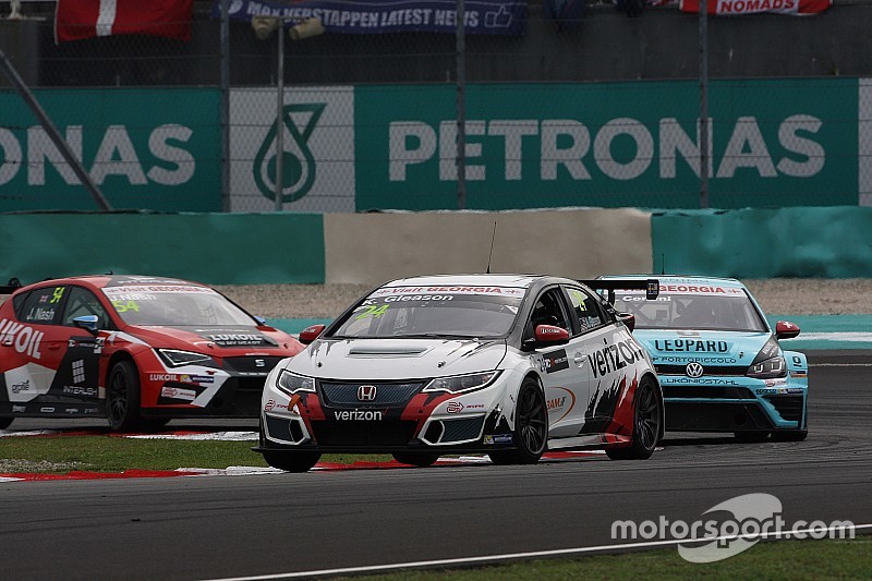 TCR in Sepang: Colciago und Gleason an der Spitze
