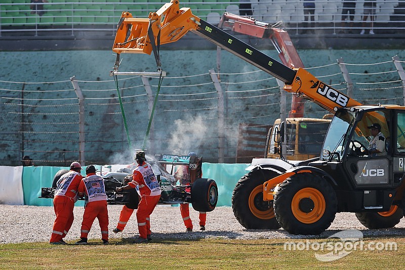 Decepção de Hamilton e sorriso de Ricciardo; o dia em Sepang
