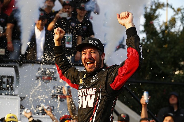 Martin Truex Jr gagne encore, cette fois à Dover