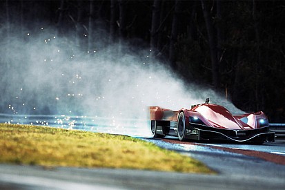 Vakmerő látomás: Tesla Le Mansban, Robin Räikkönen a volán mögött