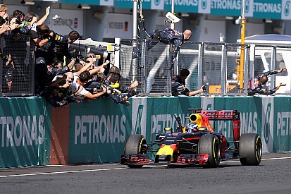 Hamilton reclama, Ricciardo celebra: frases do fim de semana