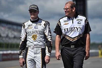 Rossi contrata a ex ingeniero de Newgarden