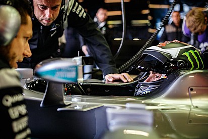 Lorenzo realizza il suo sogno: ha provato la Mercedes di Hamilton