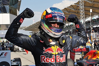 Ricciardo: Masalah mesin Mercedes jadi peluang bagi Red Bull