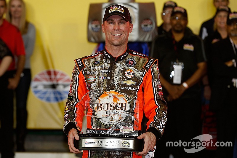 Polesitter Kevin Harvick, Stewart-Haas Racing Chevrolet