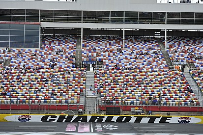 Mau tempo faz NASCAR adiar atividades em Charlotte