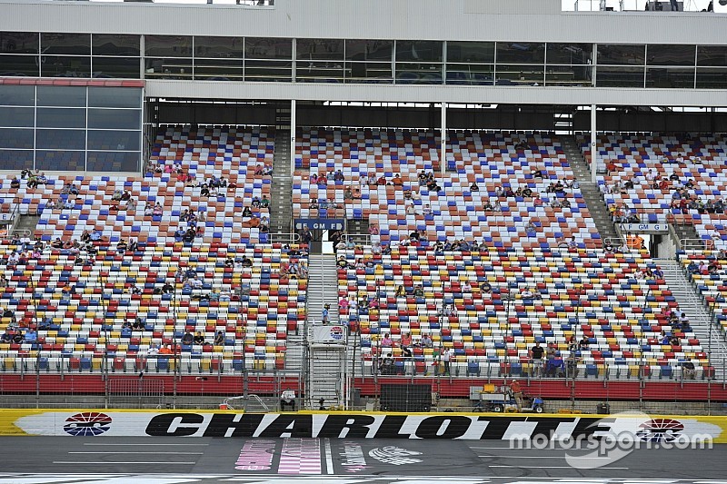 Mau tempo faz NASCAR adiar atividades em Charlotte