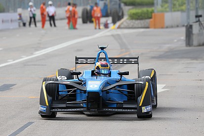 Formula E'de yeni sezonun ilk galibi Sebastien Buemi