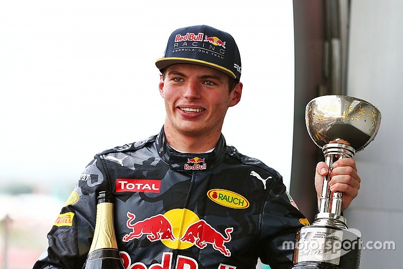 Max Verstappen, Red Bull Racing festeggia il suo secondo posto sul podio