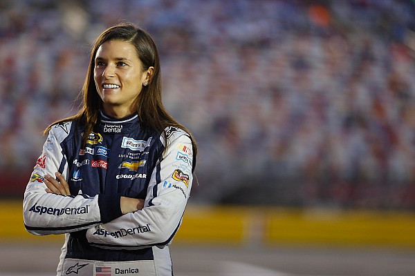 Danica Patrick lamentó quedar fuera del top 10