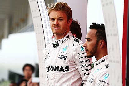 Hamilton toma lavada de Rosberg em comparação de 2016; veja