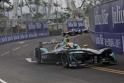 Para Piquet Jr. "el equipo ha mejorado" y vislumbra gran año