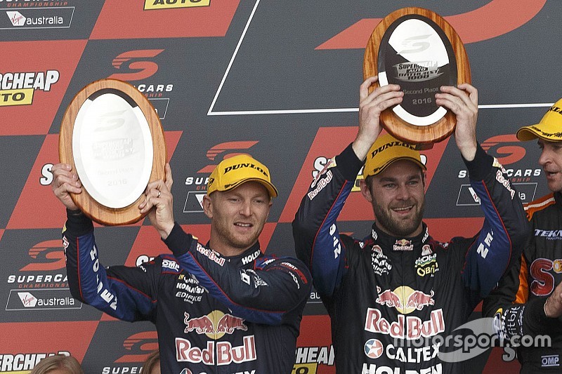 Podium: les deuxièmes Shane van Gisbergen, Alexandre Premat, Triple Eight Race Engineering Holden