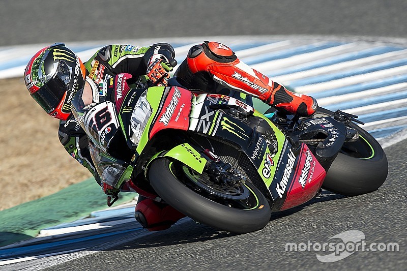 Pole e record della pista a Jerez per Tom Sykes. Rea secondo
