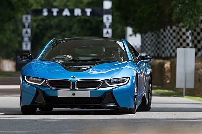 BMW rend officielle l'arrivée de la prochaine i8 Spyder