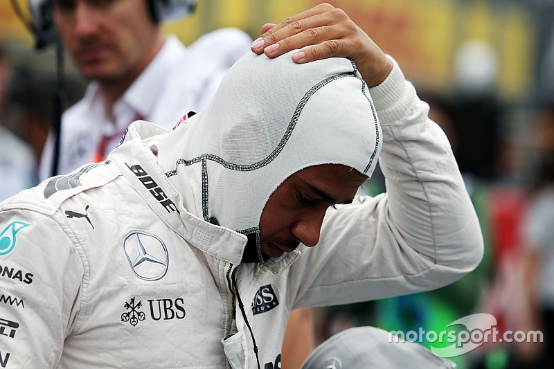 Hamilton: Schumacher minden alkalommal könnyített magán a kocsiban