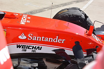 Ferrari: si è strappata la Bat wing strisciando su un cordolo!