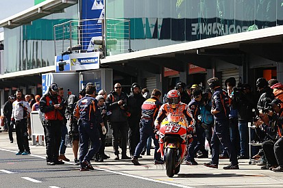Meesterzet brengt Marquez op pole-position in Australië